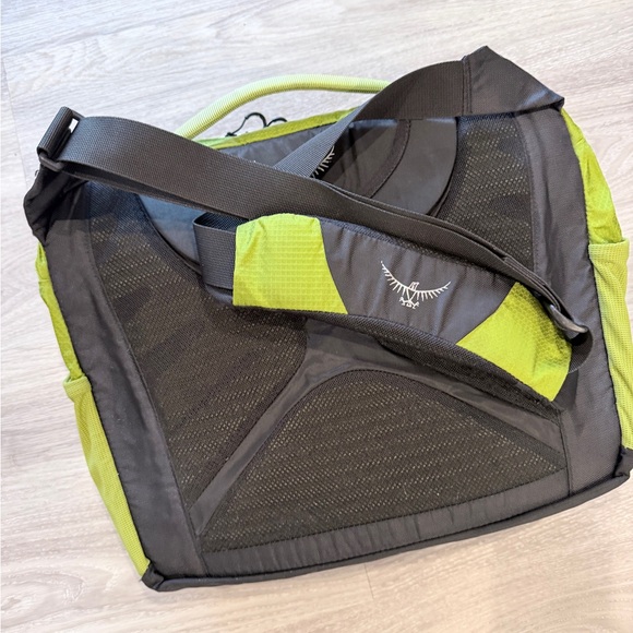 Osprey Lime and Black Messenger Bag - Picture 3 of 11